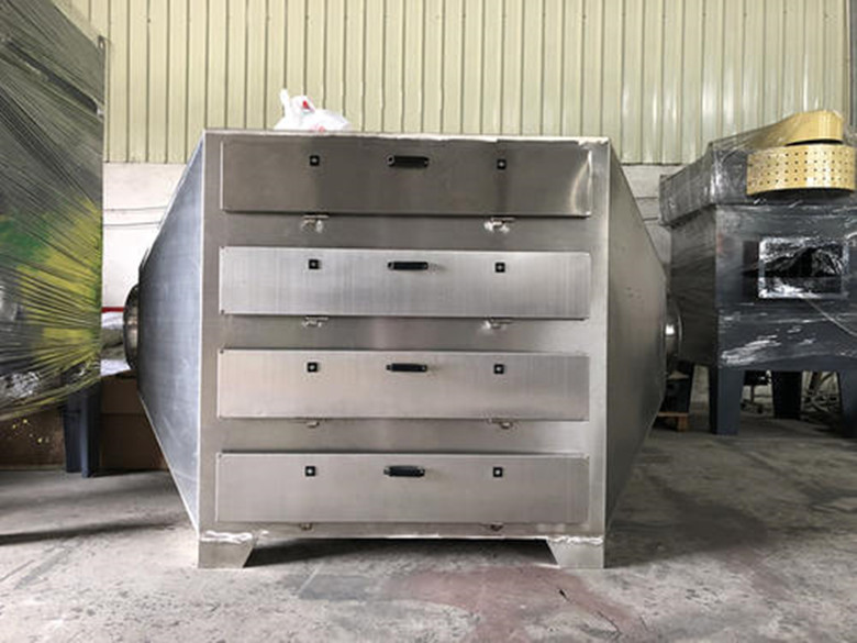 不銹鋼活性炭過濾設(shè)備 不銹鋼活性炭過濾設(shè)備